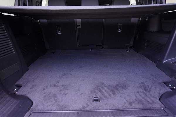 2024 Land Rover Defender 130 D350 X-Dynamic SE L663