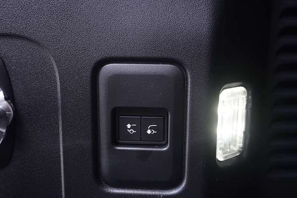 2024 Land Rover Defender 130 D350 X-Dynamic SE L663