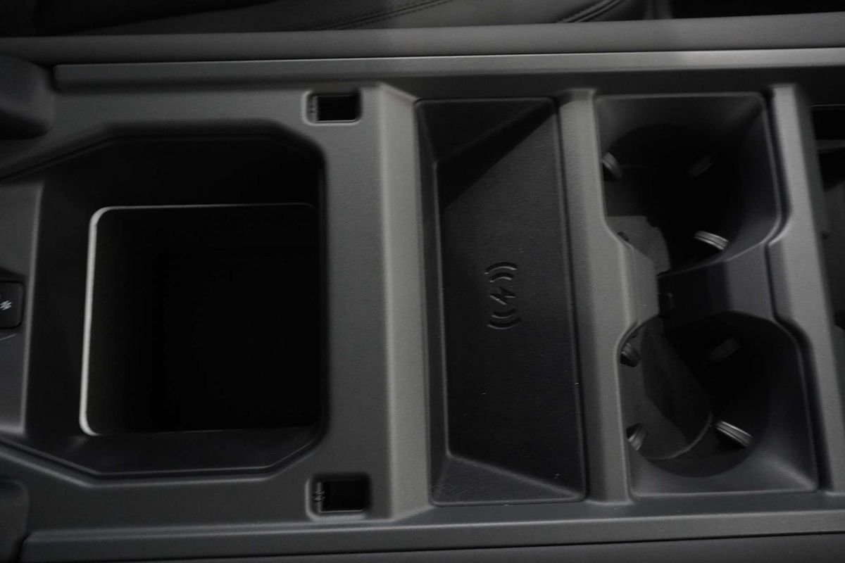 2024 Land Rover Defender 130 D350 X-Dynamic SE L663