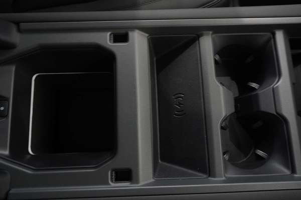 2024 Land Rover Defender 130 D350 X-Dynamic SE L663