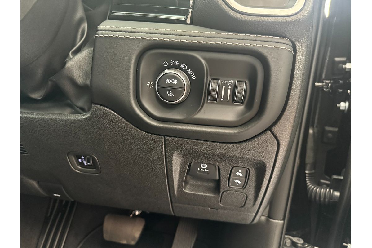 2025 RAM 1500 Laramie Sport Hurricane SO RamBox DT 4X4 SWB