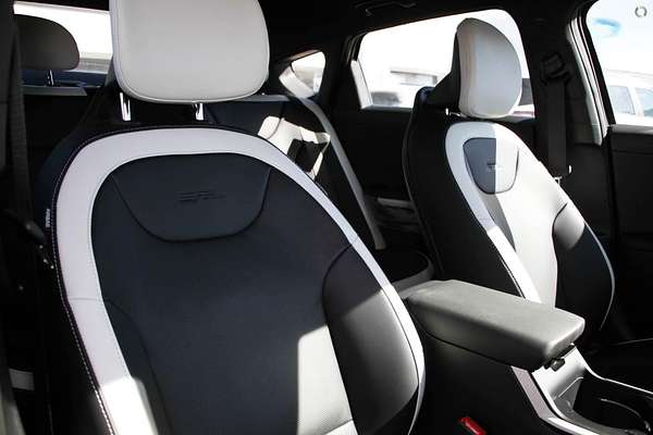 2025 Kia K4 GT-Line CL4m