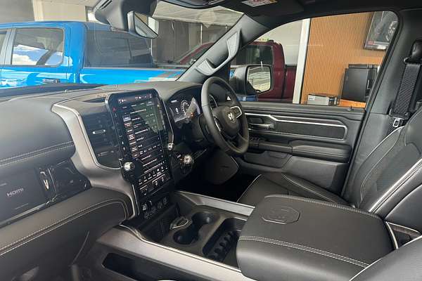 2025 RAM 1500 Laramie Sport Hurricane SO RamBox DT 4X4 SWB