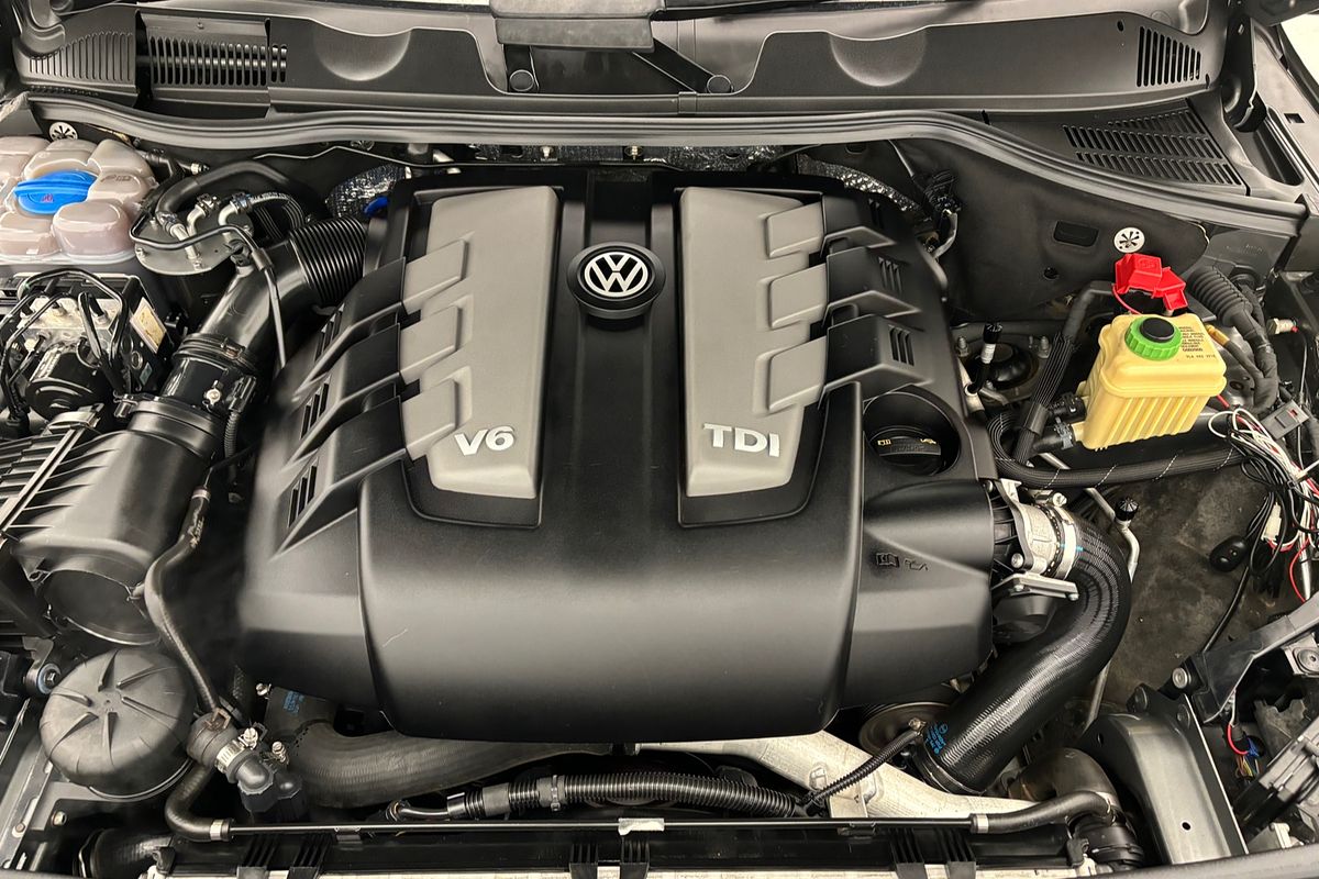 2016 Volkswagen TOUAREG 150 TDI 8 SP AUTOMATIC 4D WAGON DTV6 DIESEL