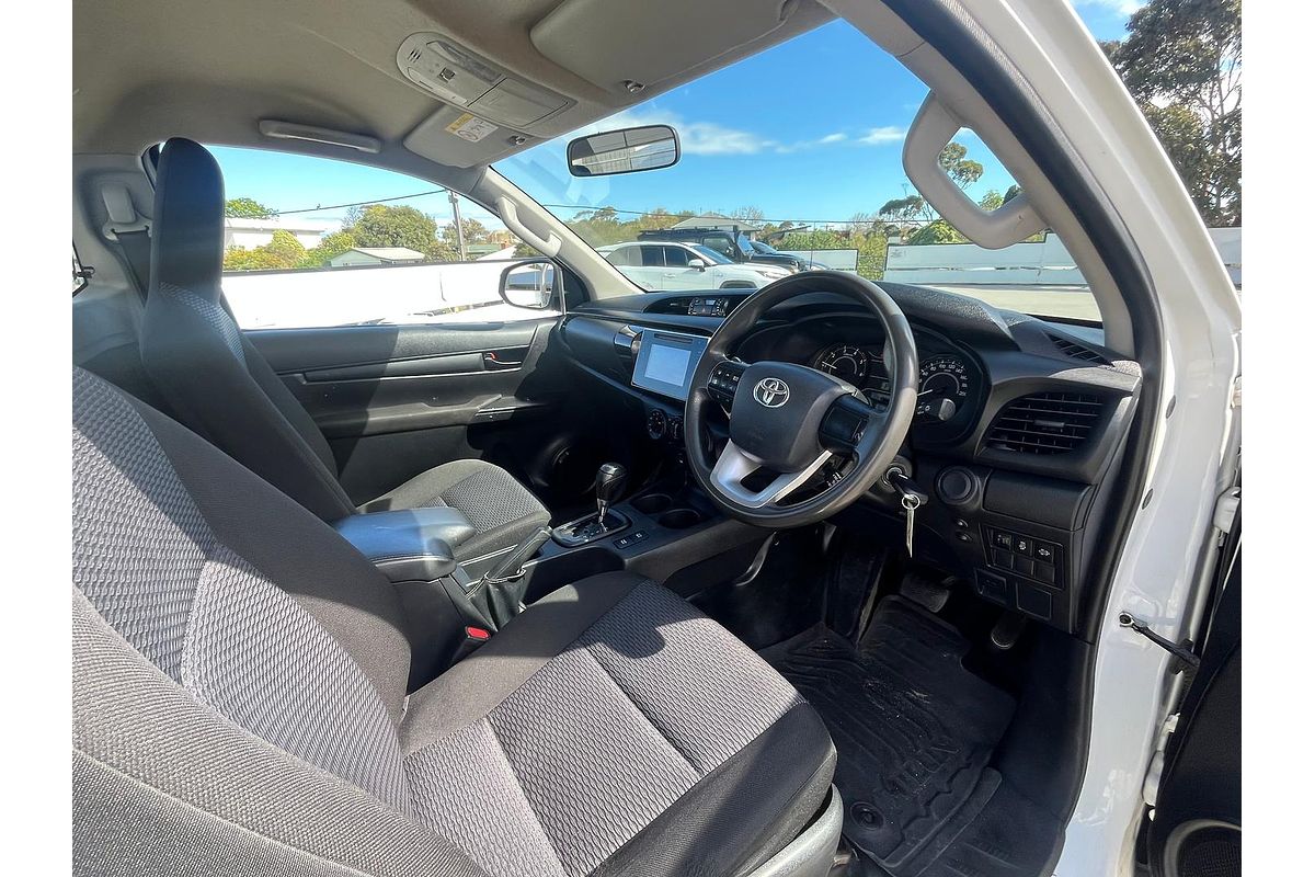 2017 Toyota Hilux Workmate GUN125R 4X4