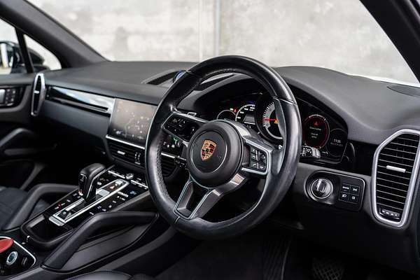 2022 Porsche Cayenne 9YA