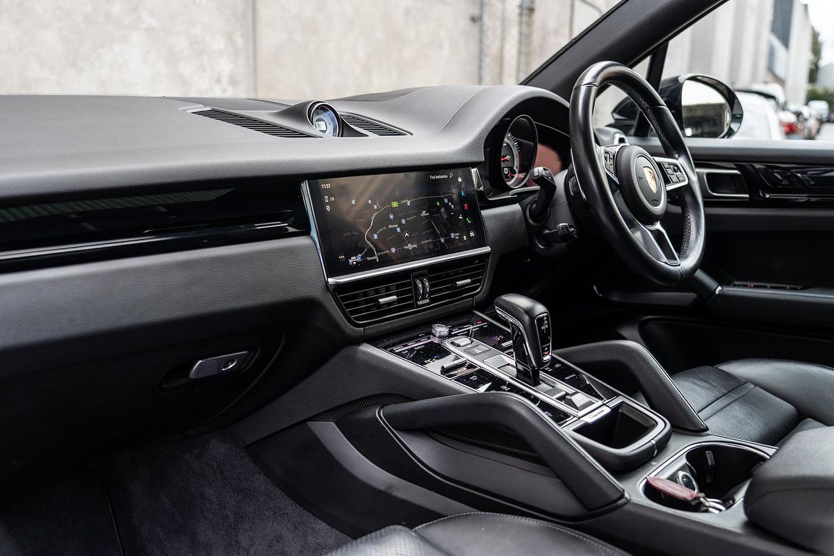 2022 Porsche Cayenne 9YA