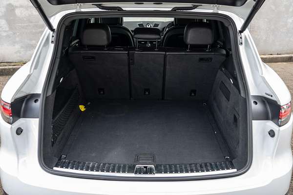 2022 Porsche Cayenne 9YA