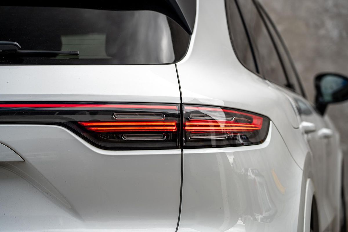 2022 Porsche Cayenne 9YA