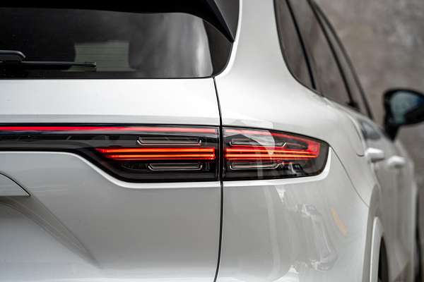 2022 Porsche Cayenne 9YA