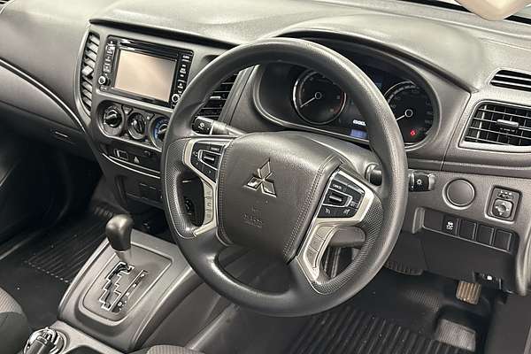 2020 Mitsubishi Triton GLX MR 4X4