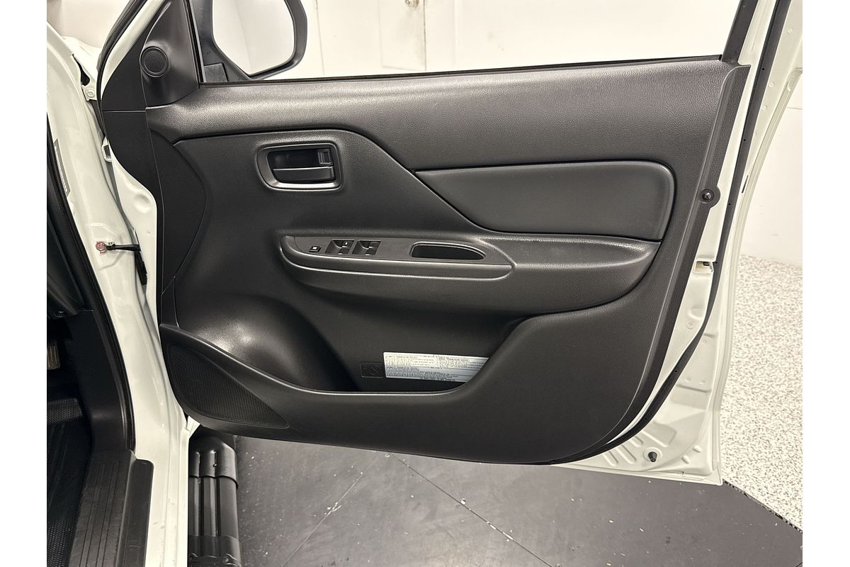 2020 Mitsubishi Triton GLX MR 4X4