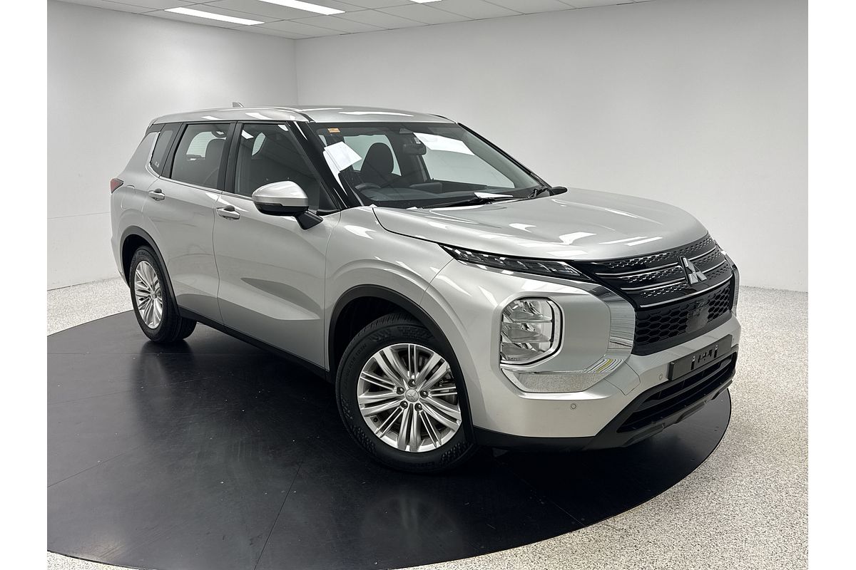 2023 Mitsubishi Outlander ES ZM