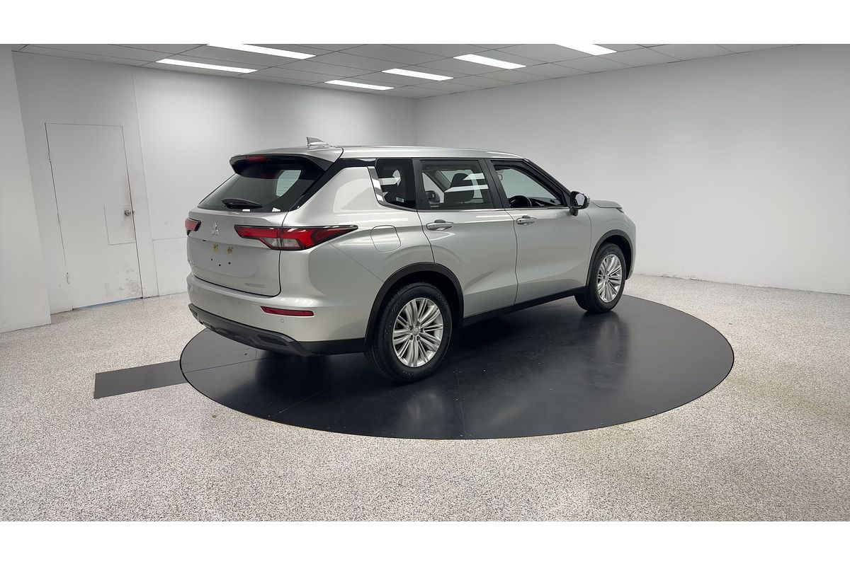 2023 Mitsubishi Outlander ES ZM