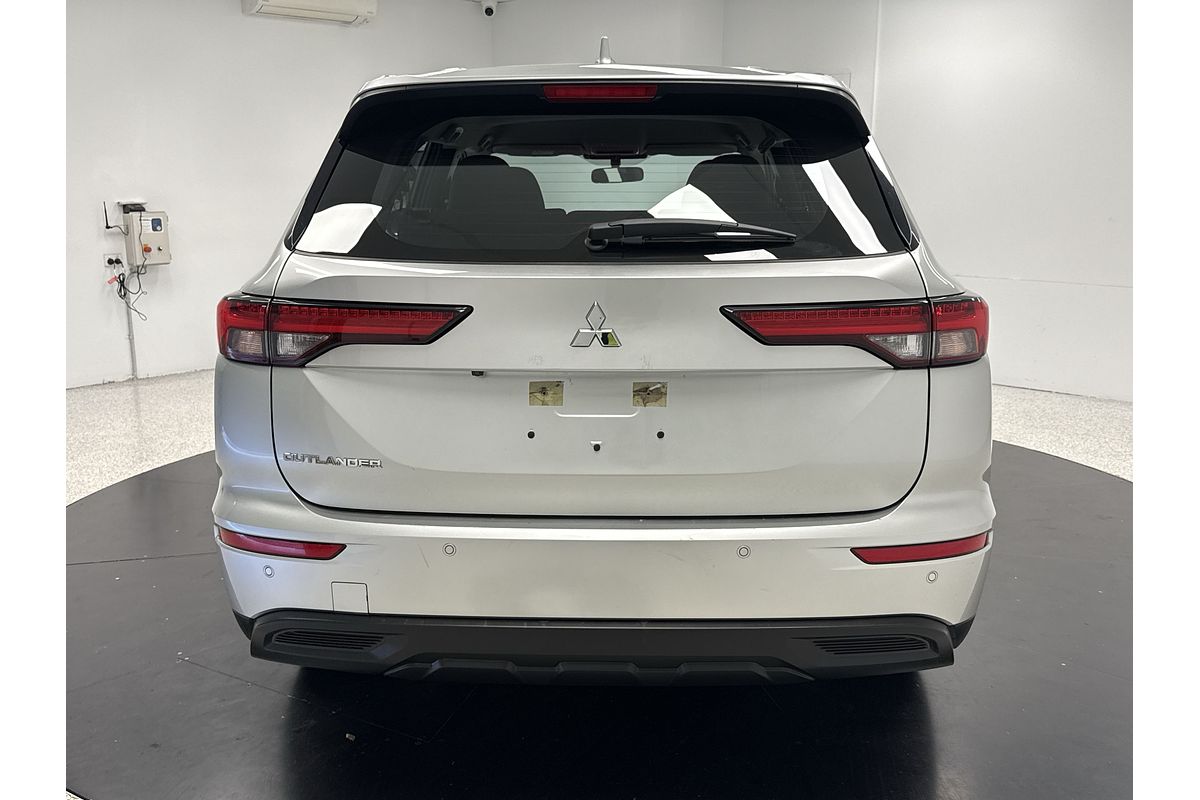 2023 Mitsubishi Outlander ES ZM