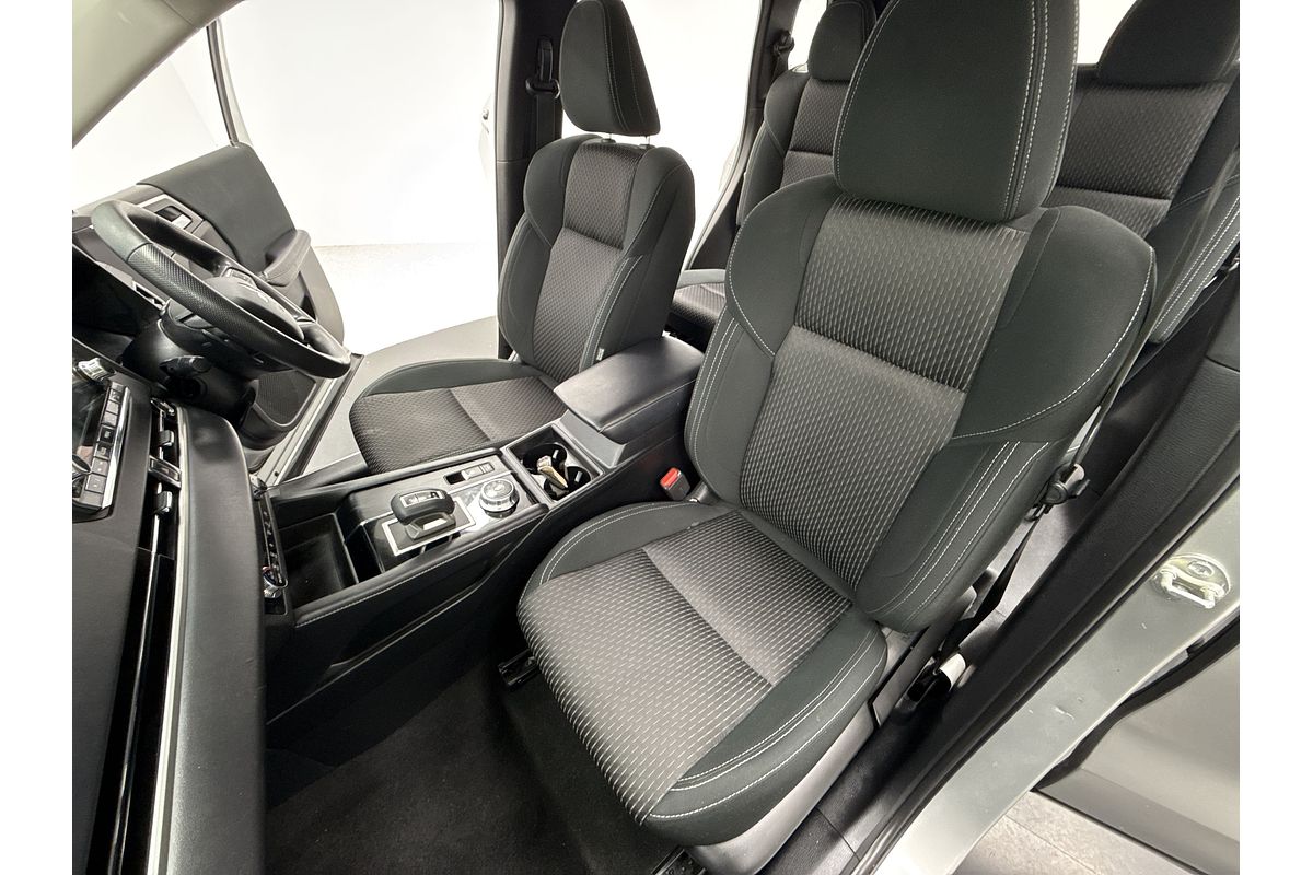 2023 Mitsubishi Outlander ES ZM