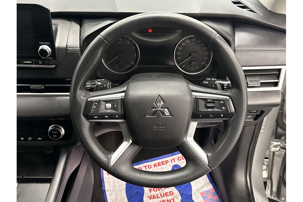 2023 Mitsubishi Outlander ES ZM