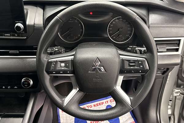 2023 Mitsubishi Outlander ES ZM