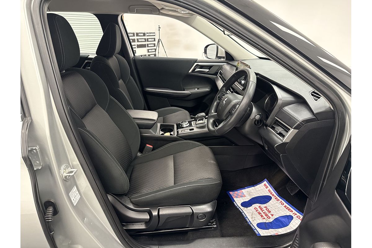 2023 Mitsubishi Outlander ES ZM