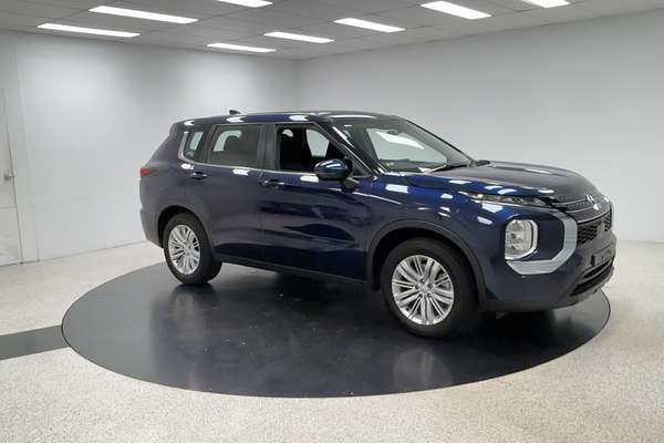 2023 Mitsubishi Outlander ES ZM