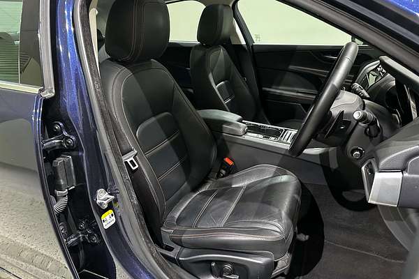 2016 Jaguar XE 20t Prestige X760