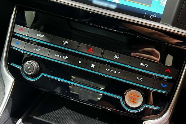 2016 Jaguar XE 20t Prestige X760