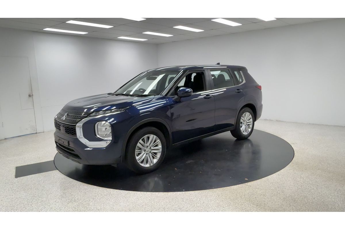 2023 Mitsubishi Outlander ES ZM