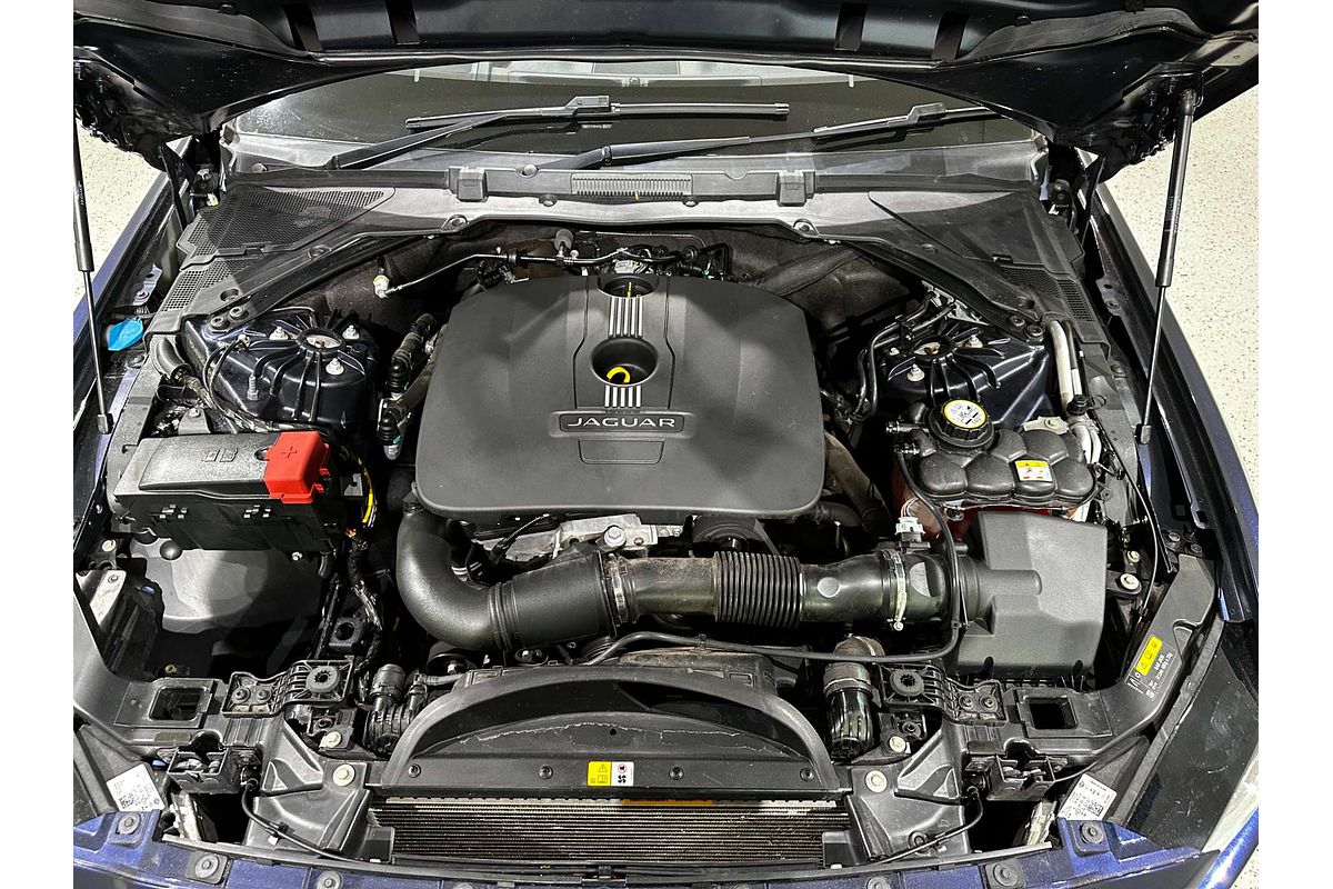 2016 Jaguar XE 20t Prestige X760