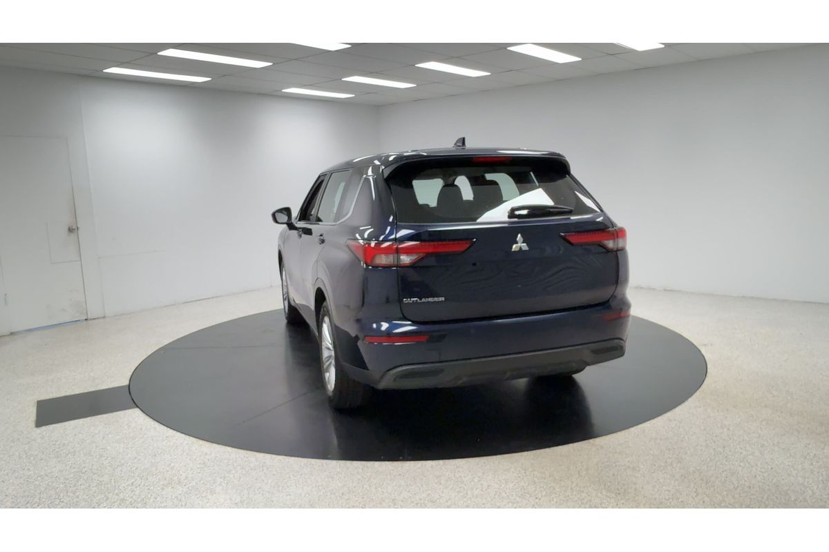 2023 Mitsubishi Outlander ES ZM