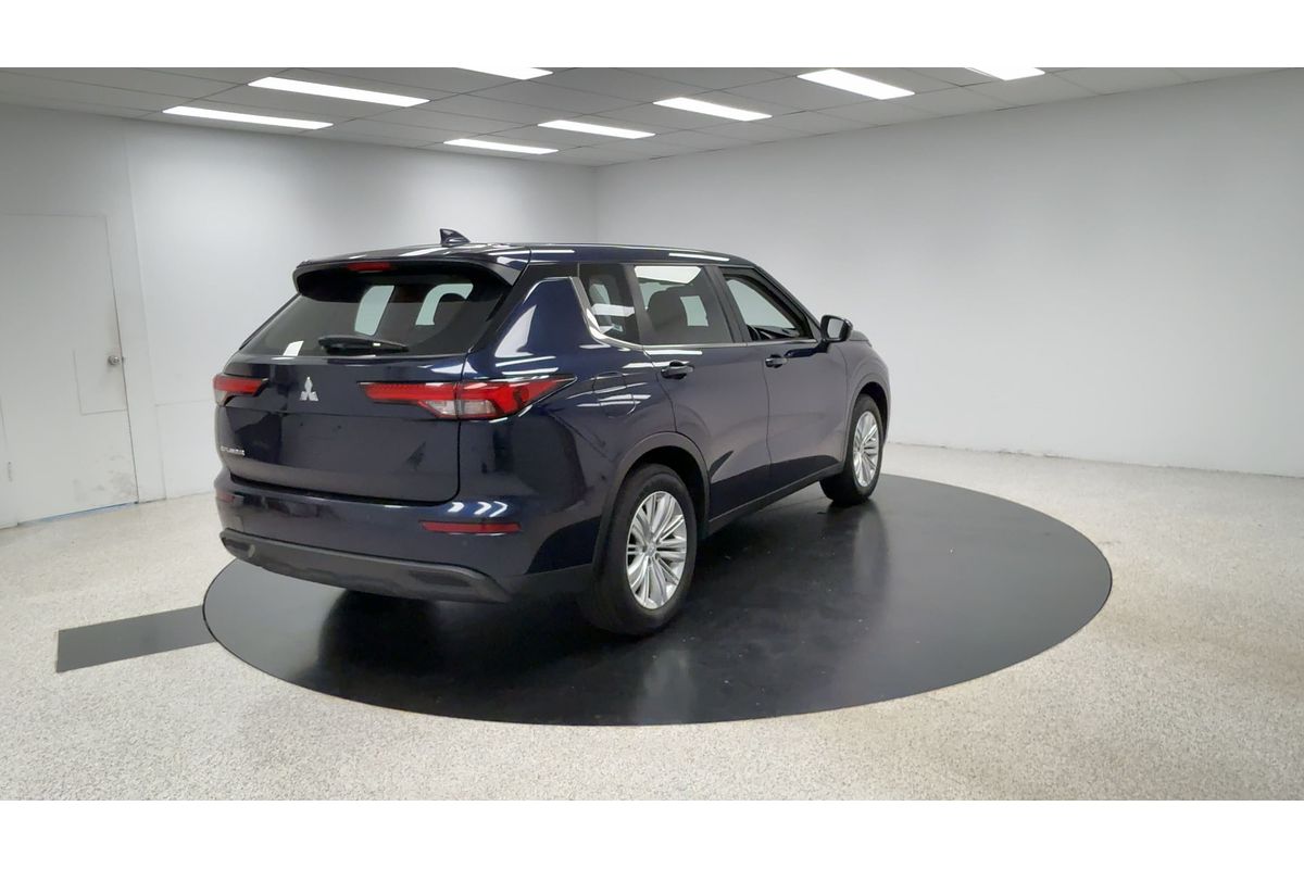 2023 Mitsubishi Outlander ES ZM