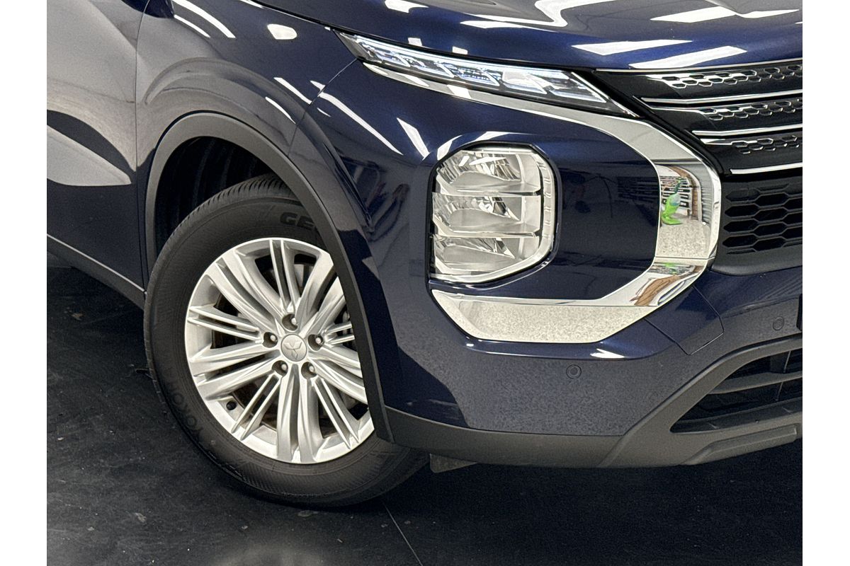 2023 Mitsubishi Outlander ES ZM