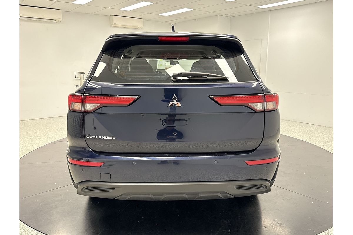 2023 Mitsubishi Outlander ES ZM