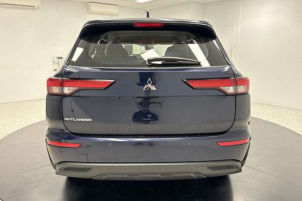 2023 Mitsubishi Outlander ES ZM