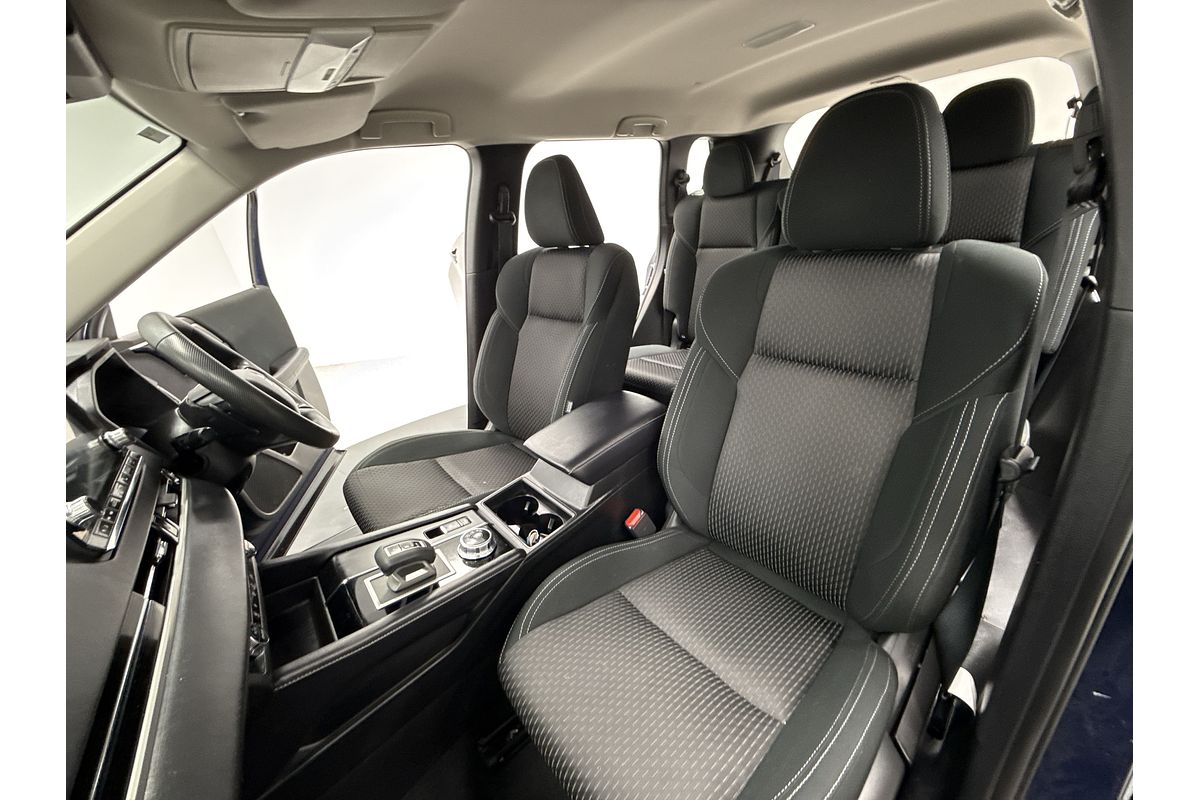 2023 Mitsubishi Outlander ES ZM
