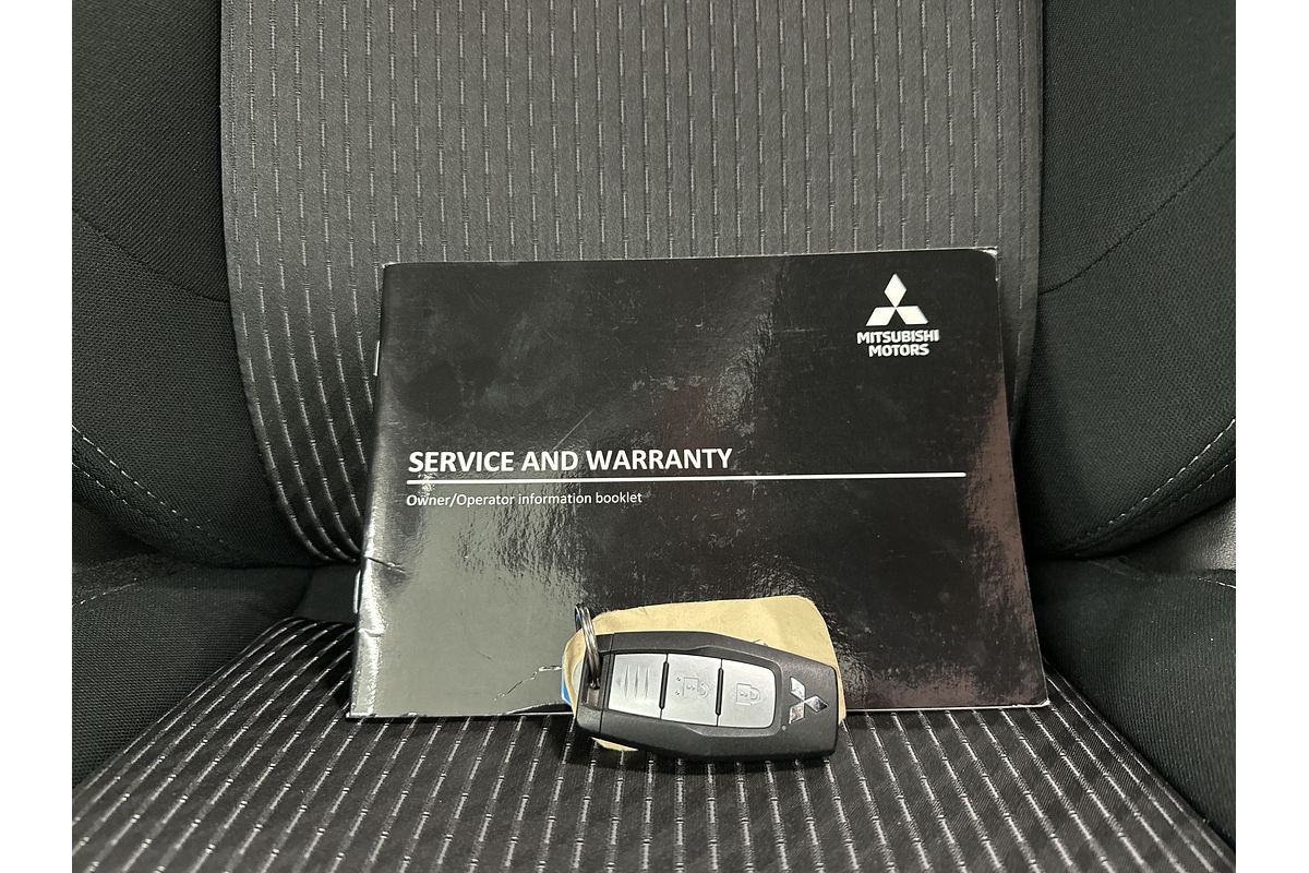 2023 Mitsubishi Outlander ES ZM