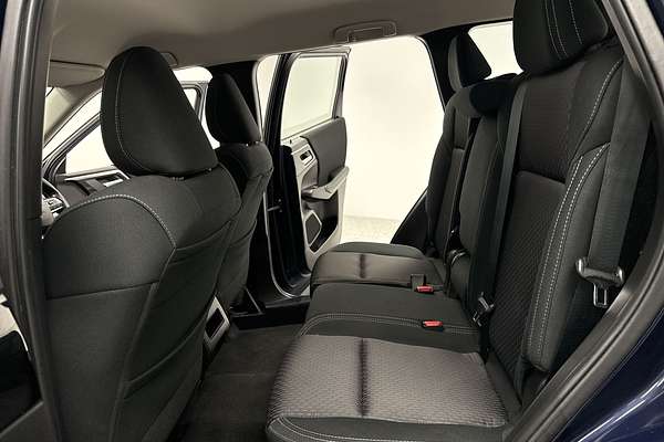 2023 Mitsubishi Outlander ES ZM