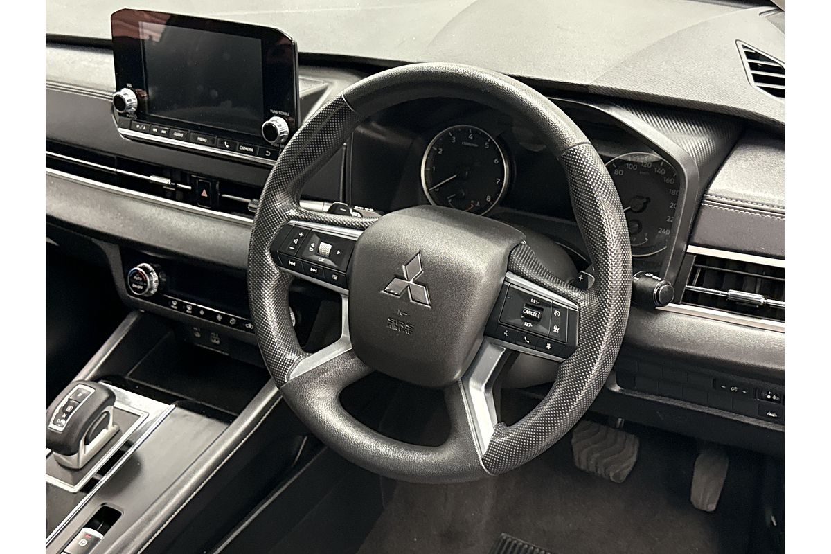 2023 Mitsubishi Outlander ES ZM