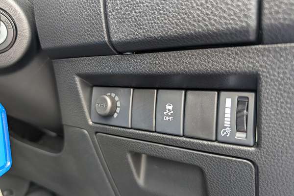 2025 Isuzu D-MAX SX 4X4