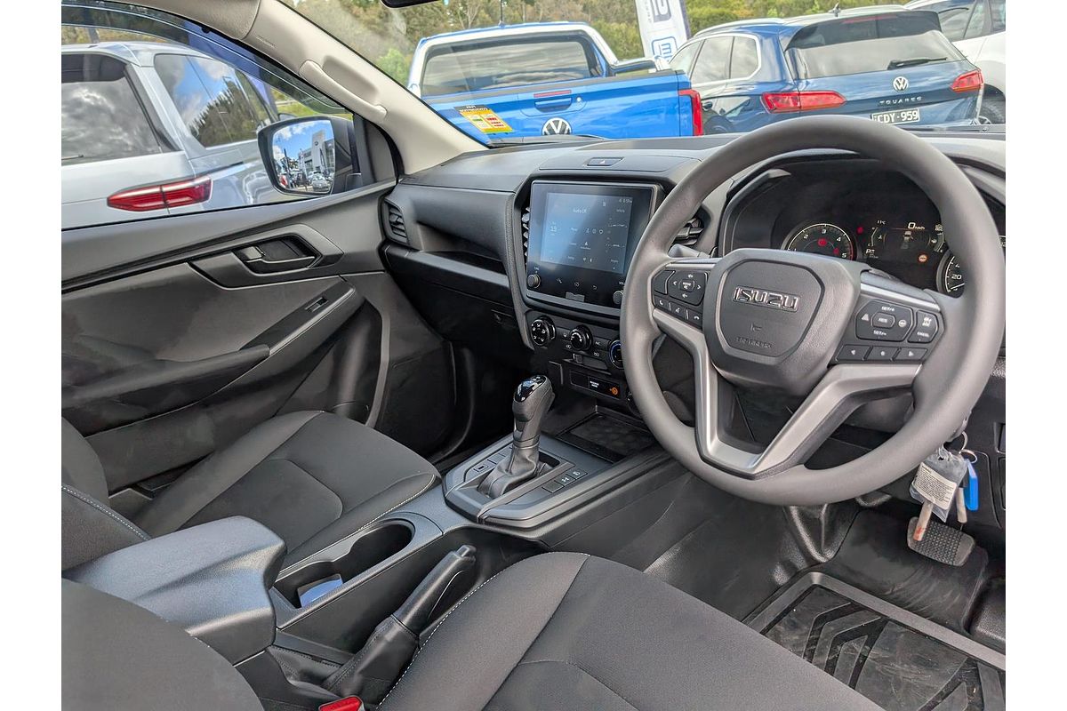 2025 Isuzu D-MAX SX 4X4