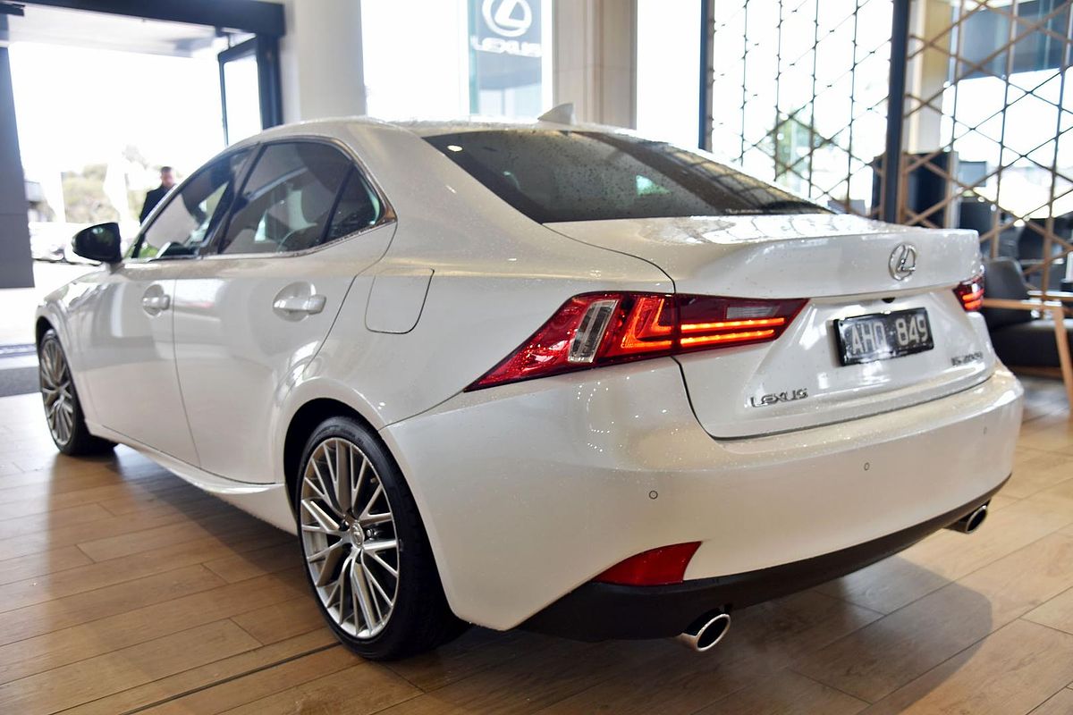 2015 Lexus IS IS200t Sports Luxury ASE30R