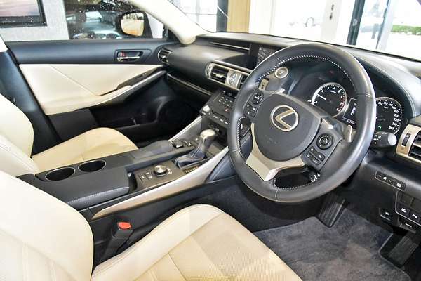 2015 Lexus IS IS200t Sports Luxury ASE30R