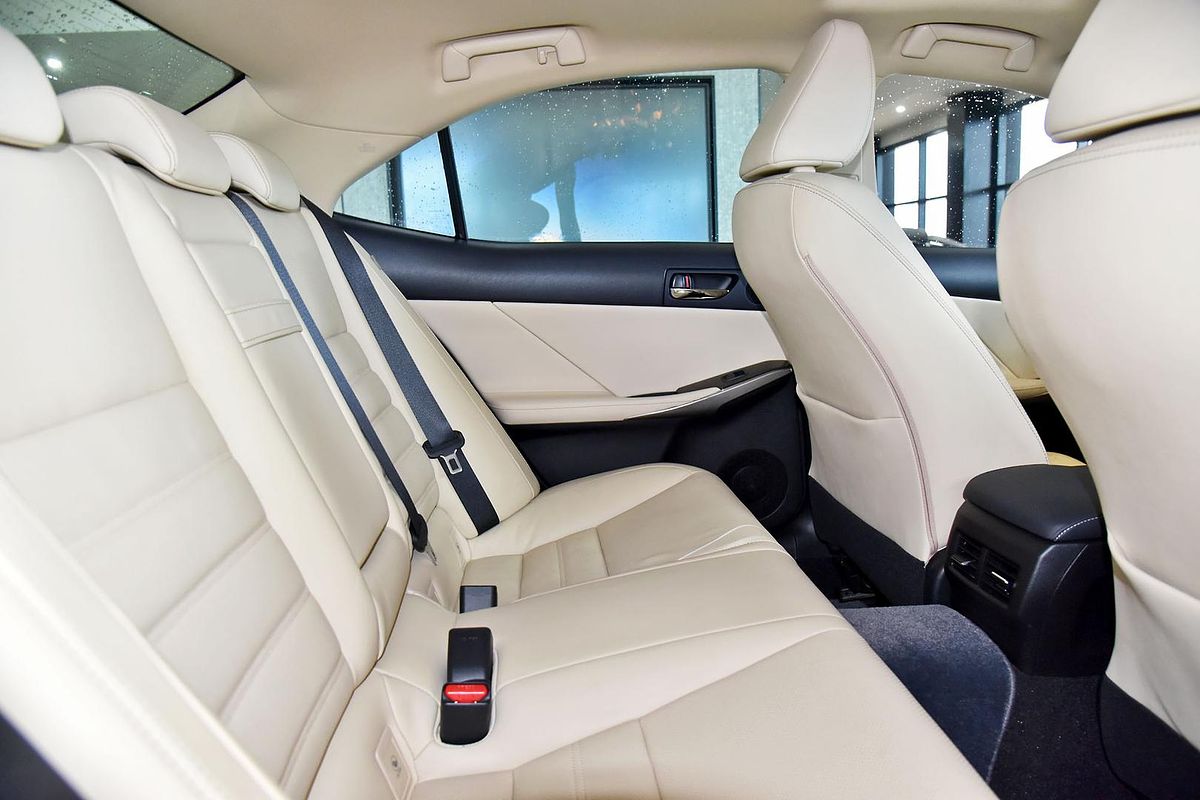 2015 Lexus IS IS200t Sports Luxury ASE30R