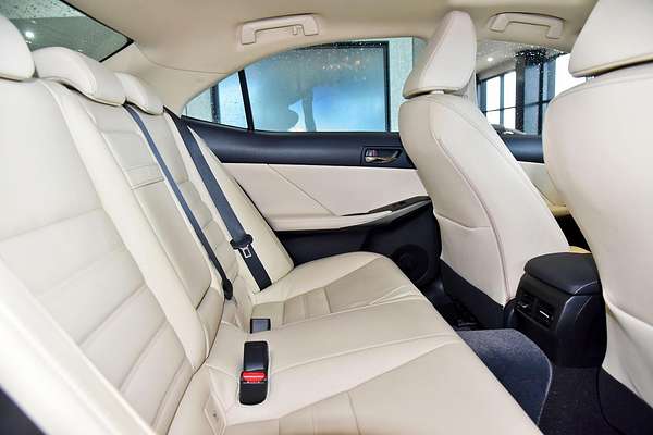2015 Lexus IS IS200t Sports Luxury ASE30R