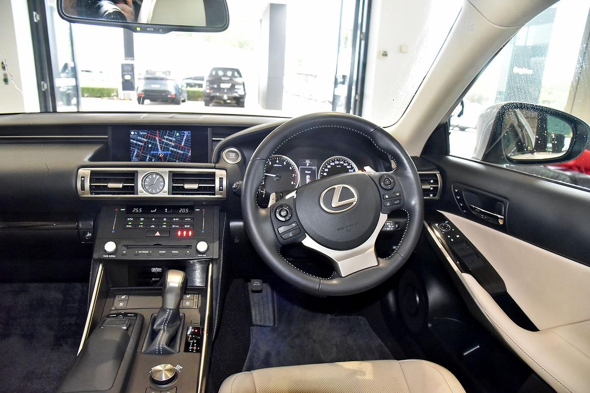 2015 Lexus IS IS200t Sports Luxury ASE30R