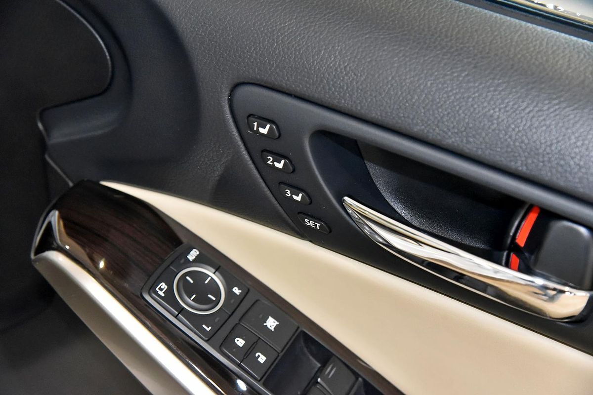 2015 Lexus IS IS200t Sports Luxury ASE30R