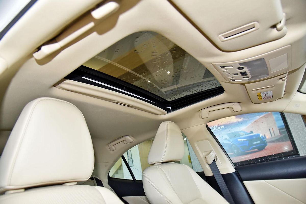 2015 Lexus IS IS200t Sports Luxury ASE30R