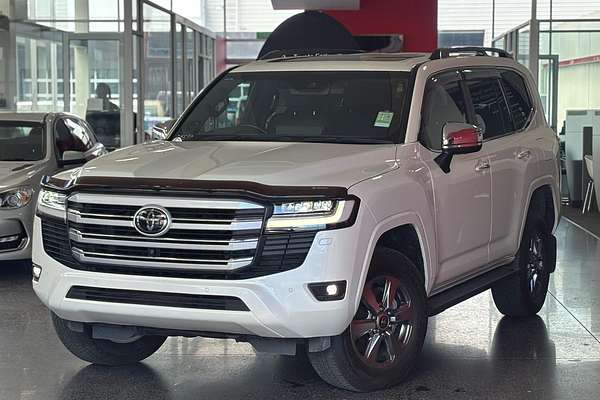 2022 Toyota Landcruiser Sahara FJA300R