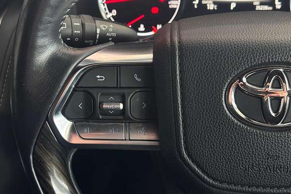 2022 Toyota Landcruiser Sahara FJA300R