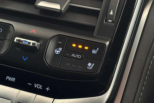 2022 Toyota Landcruiser Sahara FJA300R