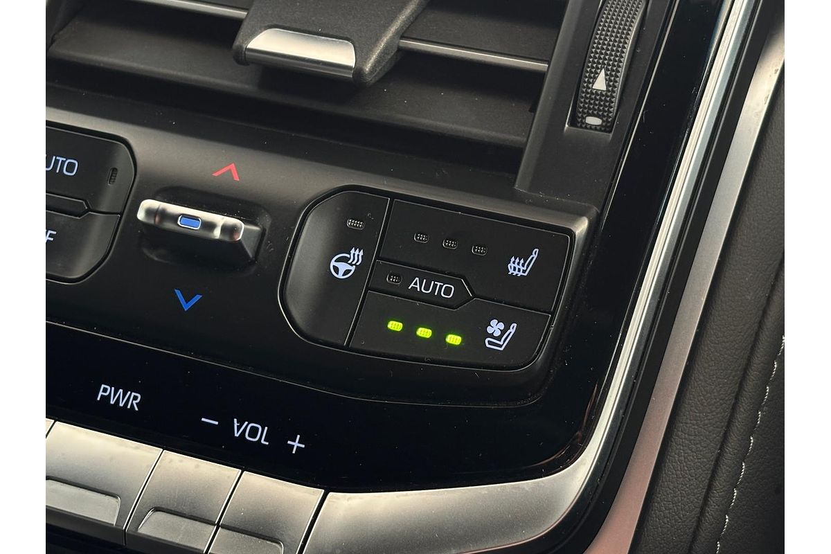 2022 Toyota Landcruiser Sahara FJA300R